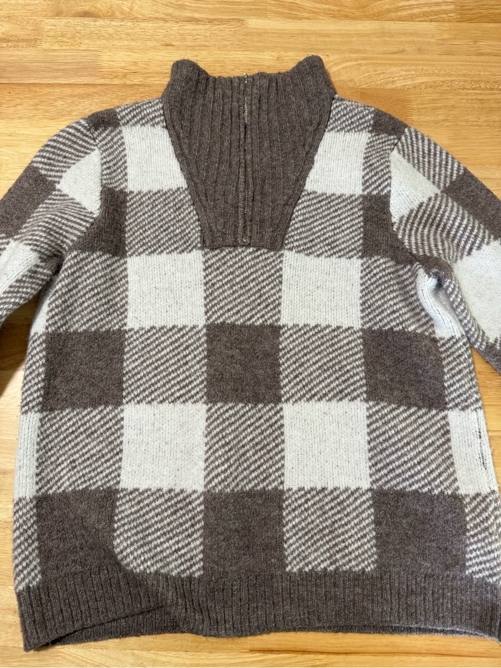 Croft & Barrow Women’s Buffalo Plaid Quarter Zip Sweater Medium Brown Cream
